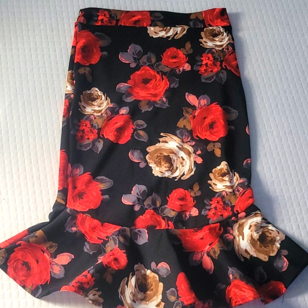 FLOWERS SKIRT